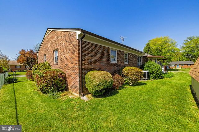 15 HAMILTON TERRACE DR, Hamilton, VA 20158