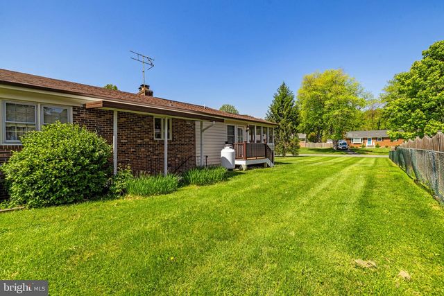 15 HAMILTON TERRACE DR, Hamilton, VA 20158