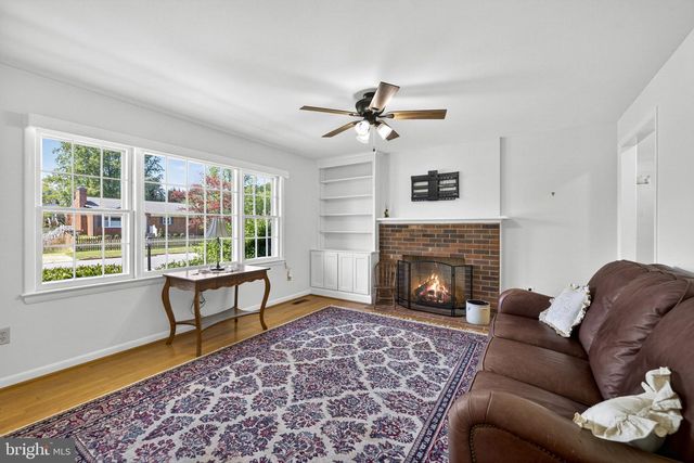 15 HAMILTON TERRACE DR, Hamilton, VA 20158