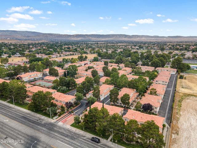 43481 30th Street Unit 2, Lancaster, CA 93536