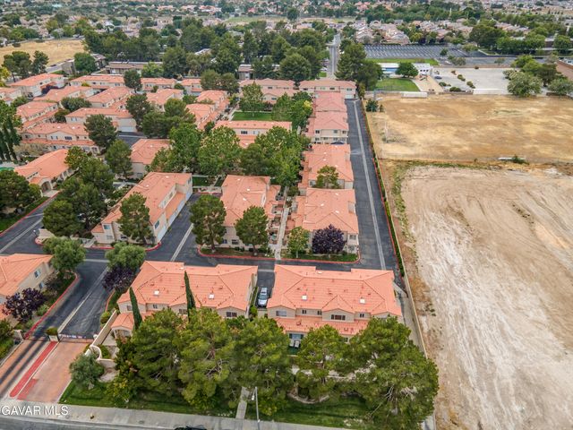 43481 30th Street Unit 2, Lancaster, CA 93536