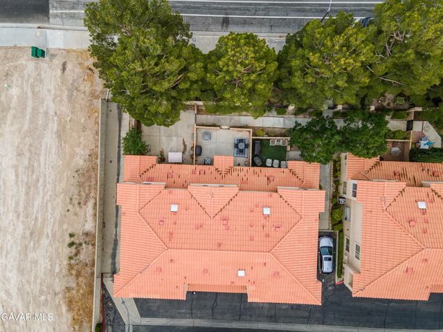 43481 30th Street Unit 2, Lancaster, CA 93536
