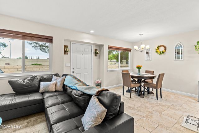 43481 30th Street Unit 2, Lancaster, CA 93536