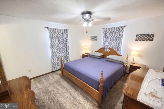 33 BENDERS CHURCH RD, Biglerville, PA 17307