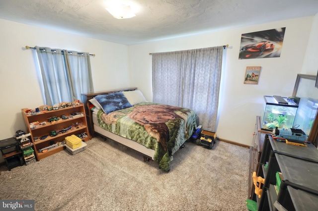 33 BENDERS CHURCH RD, Biglerville, PA 17307