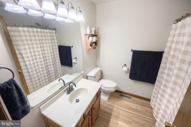 33 BENDERS CHURCH RD, Biglerville, PA 17307