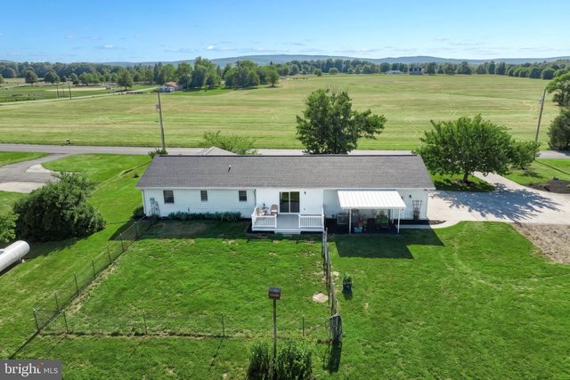 33 BENDERS CHURCH RD, Biglerville, PA 17307