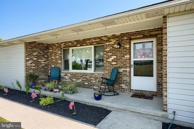 33 BENDERS CHURCH RD, Biglerville, PA 17307