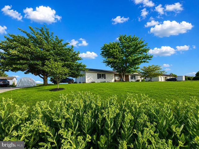 33 BENDERS CHURCH RD, Biglerville, PA 17307