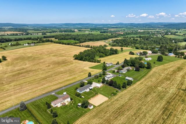 33 BENDERS CHURCH RD, Biglerville, PA 17307