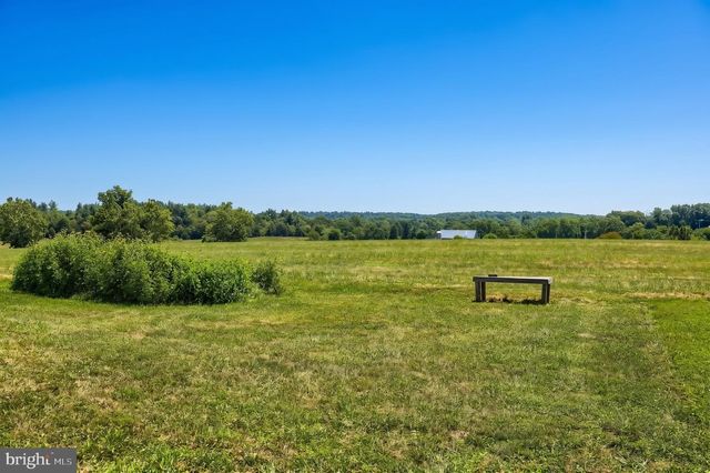 33 BENDERS CHURCH RD, Biglerville, PA 17307