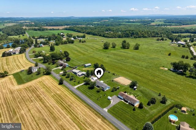 33 BENDERS CHURCH RD, Biglerville, PA 17307