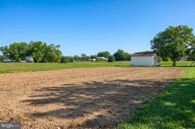 33 BENDERS CHURCH RD, Biglerville, PA 17307