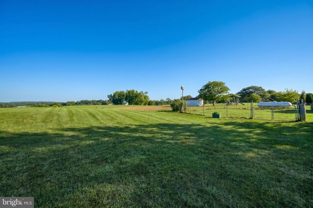 33 BENDERS CHURCH RD, Biglerville, PA 17307