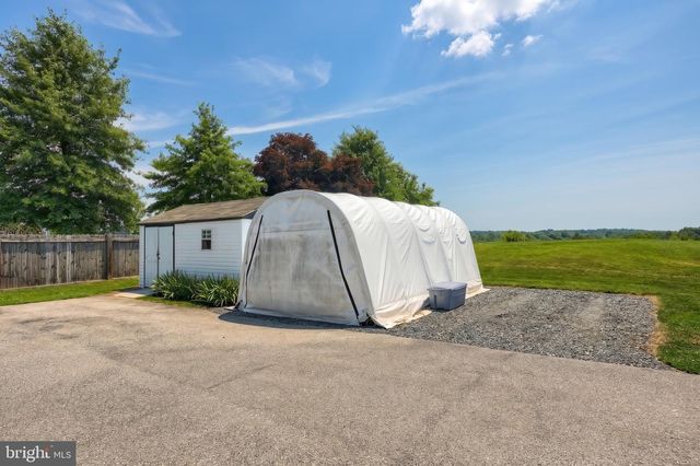 33 BENDERS CHURCH RD, Biglerville, PA 17307