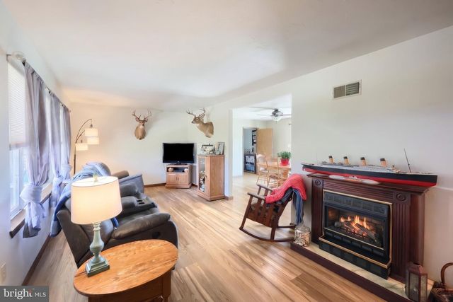 33 BENDERS CHURCH RD, Biglerville, PA 17307