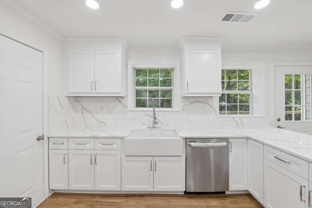 2890 Northcliff Drive, Suwanee, GA 30024