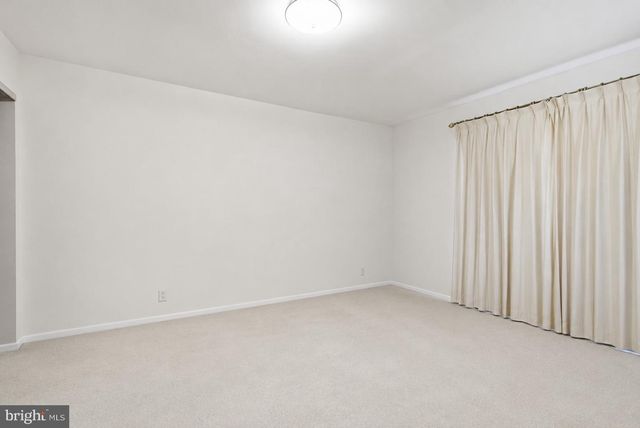 9004 PADDOCK LN, Rockville, MD 20854