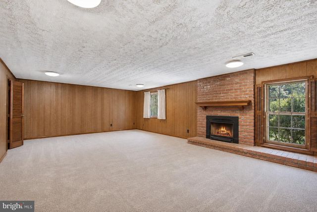 9004 PADDOCK LN, Rockville, MD 20854