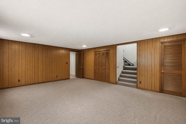 9004 PADDOCK LN, Rockville, MD 20854