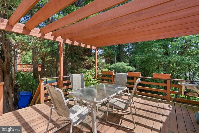9004 PADDOCK LN, Rockville, MD 20854