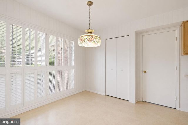 9004 PADDOCK LN, Rockville, MD 20854