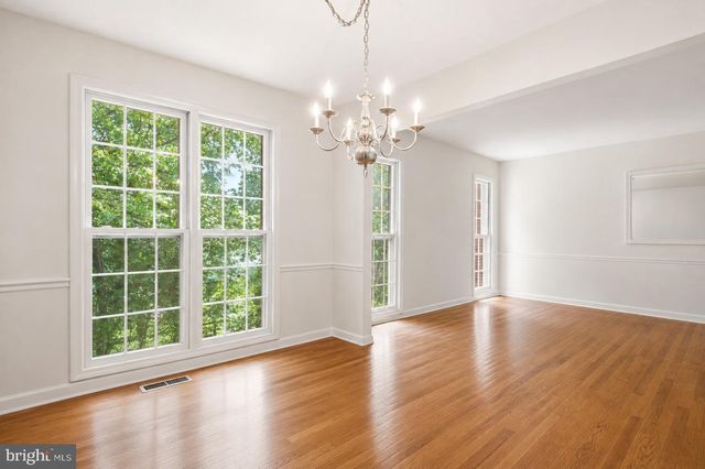 9004 PADDOCK LN, Rockville, MD 20854