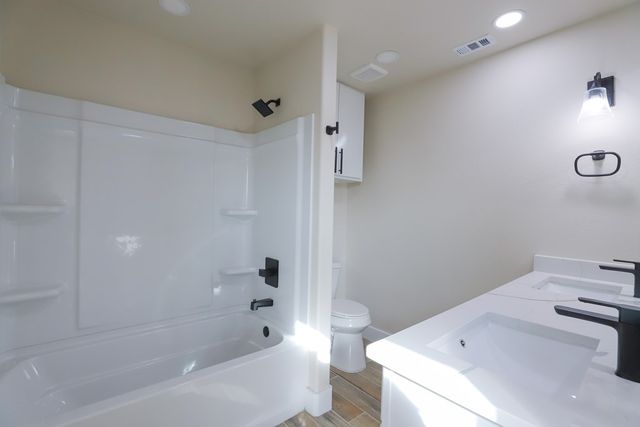 2301 W 18th St, Odessa, TX 79763