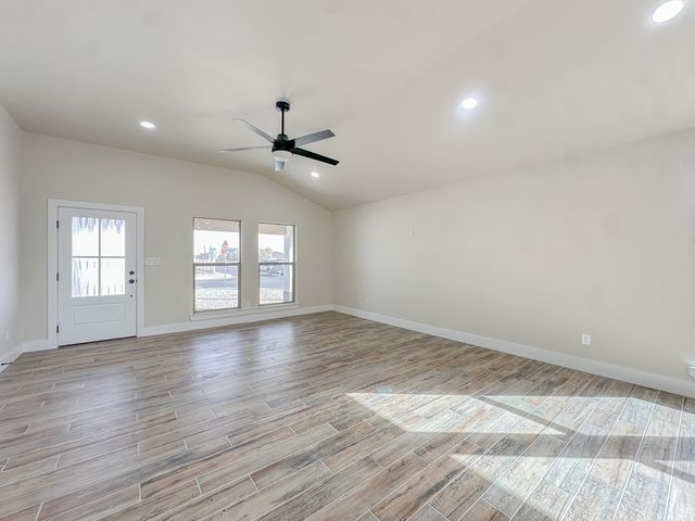 2301 W 18th St, Odessa, TX 79763