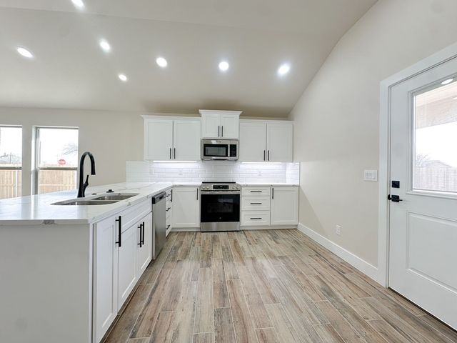 2301 W 18th St, Odessa, TX 79763