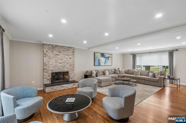 2 Barnstable Court, Morris Township, NJ 07960