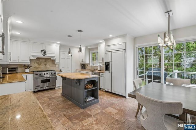 2 Barnstable Court, Morris Township, NJ 07960
