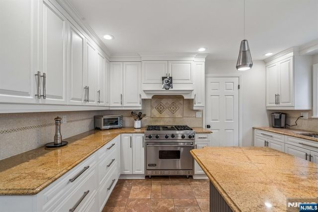 2 Barnstable Court, Morris Township, NJ 07960