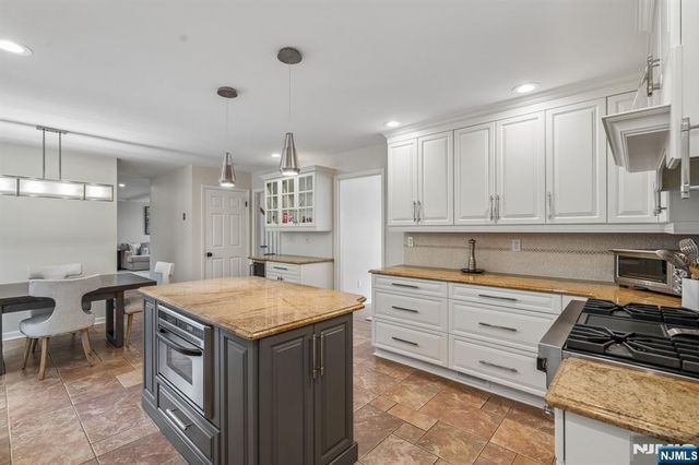 2 Barnstable Court, Morris Township, NJ 07960
