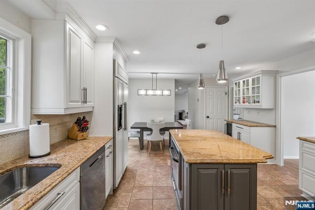 2 Barnstable Court, Morris Township, NJ 07960