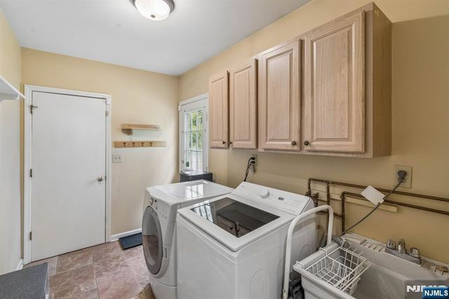 2 Barnstable Court, Morris Township, NJ 07960