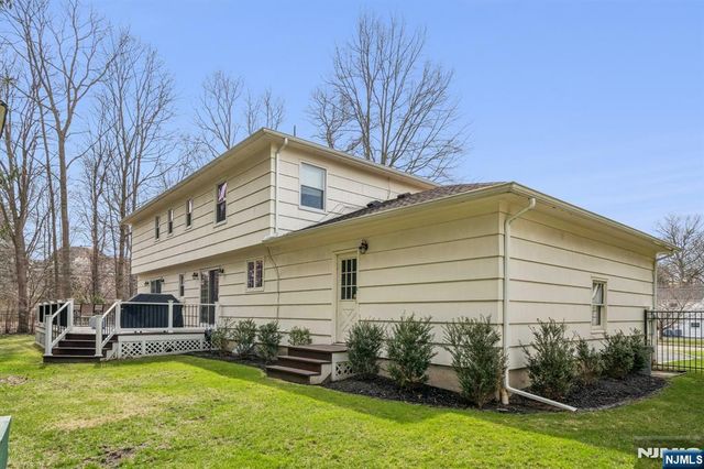 2 Barnstable Court, Morris Township, NJ 07960