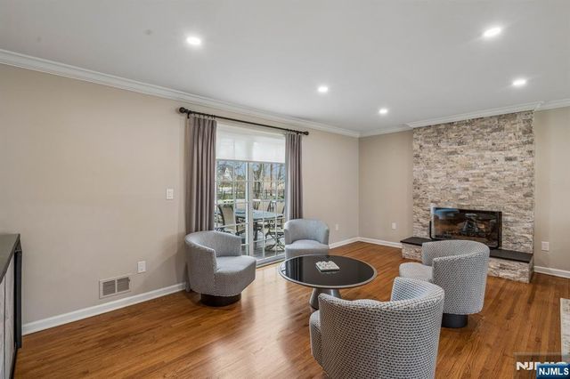 2 Barnstable Court, Morris Township, NJ 07960