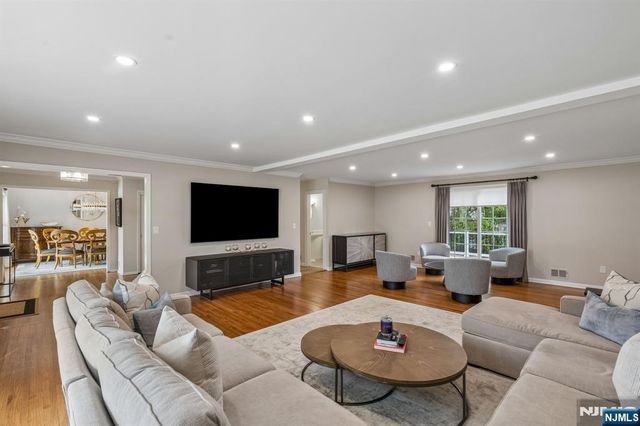 2 Barnstable Court, Morris Township, NJ 07960