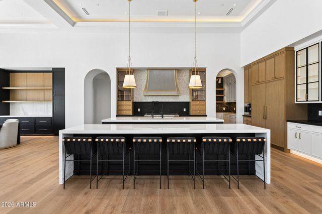 6610 N MOUNTAIN VIEW Drive, Paradise Valley, AZ 85253