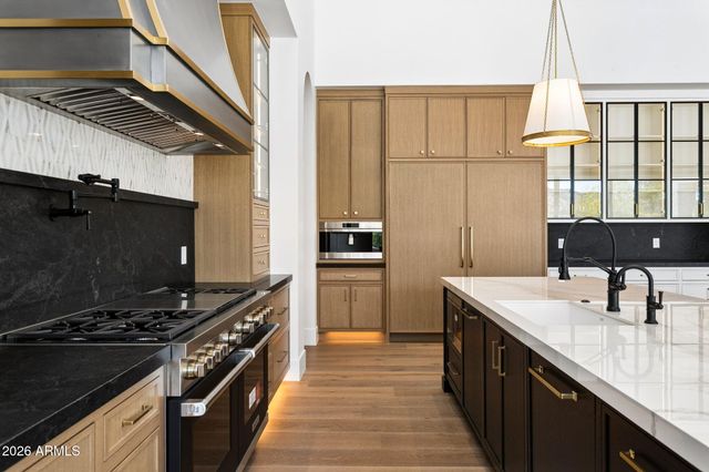 6610 N MOUNTAIN VIEW Drive, Paradise Valley, AZ 85253