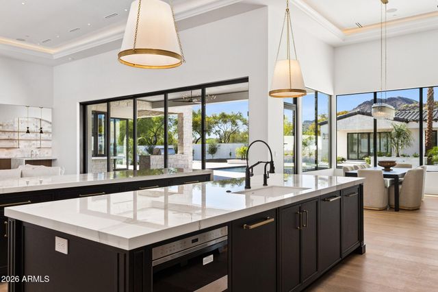 6610 N MOUNTAIN VIEW Drive, Paradise Valley, AZ 85253