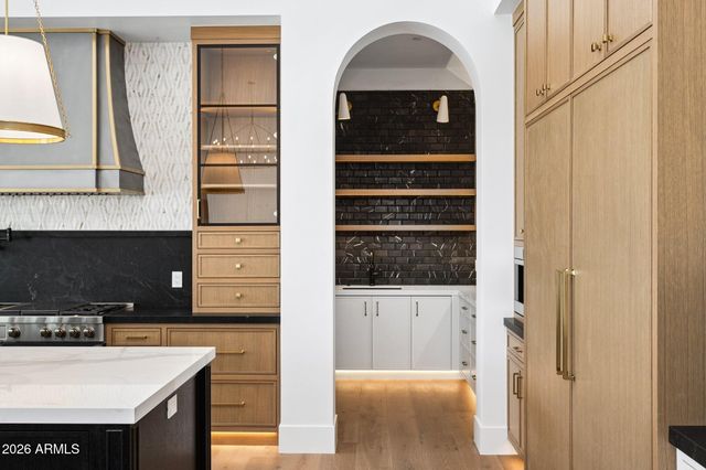 6610 N MOUNTAIN VIEW Drive, Paradise Valley, AZ 85253