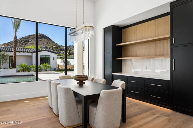 6610 N MOUNTAIN VIEW Drive, Paradise Valley, AZ 85253