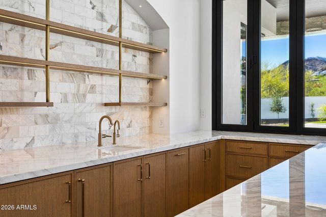 6610 N MOUNTAIN VIEW Drive, Paradise Valley, AZ 85253