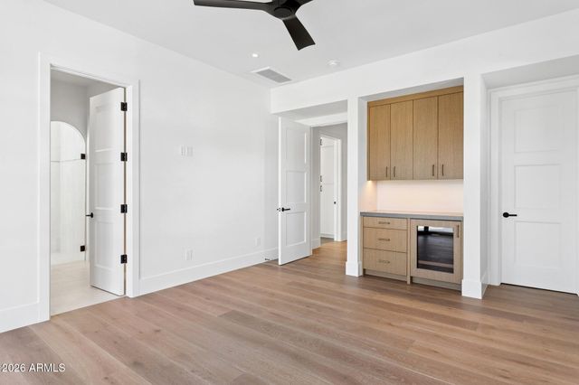 6610 N MOUNTAIN VIEW Drive, Paradise Valley, AZ 85253