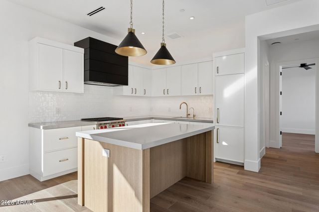 6610 N MOUNTAIN VIEW Drive, Paradise Valley, AZ 85253