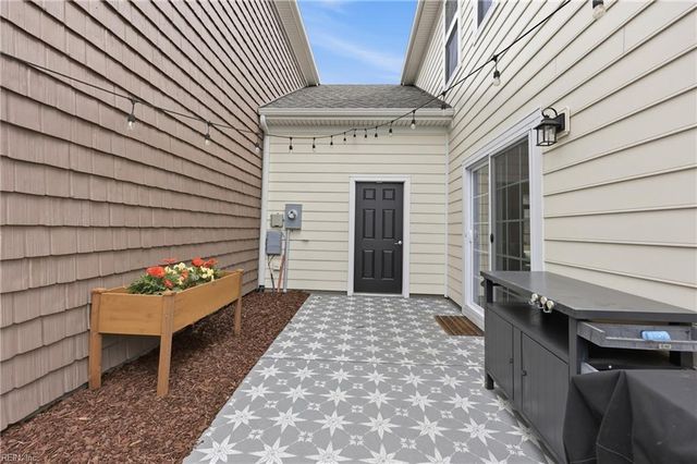 1916 Dobson CT, Chesapeake, VA 23322