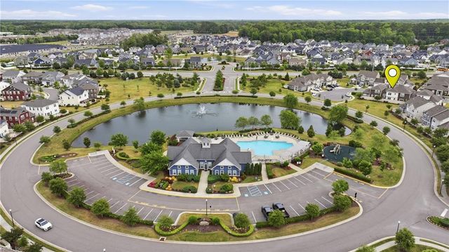 1916 Dobson CT, Chesapeake, VA 23322