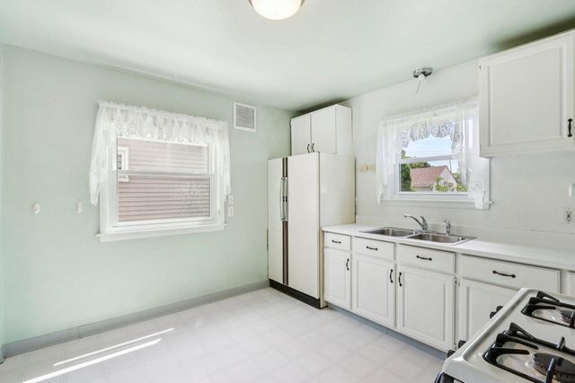3309 N 90th STREET, Milwaukee, WI 53222